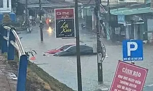Bảo Lộc ngập sâu sau mưa lớn