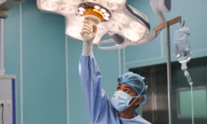 Bé trai phải cắt bỏ đoạn ruột do táo bón kéo dài
