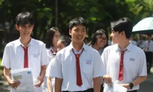 Đề Toán thi tốt nghiệp THPT 2025