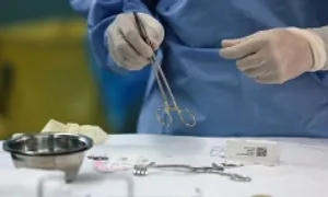 Bụng bé gái lớn bất thường do u buồng trứng gần 8 kg Bụng bé gái lớn bất thường do u buồng trứng gần 8 kg