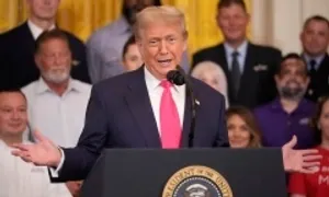 Ông Trump kể cuộc trò chuyện 'huyền thoại' với nữ bồi bàn Ông Trump kể cuộc trò chuyện 'huyền thoại' với nữ bồi bàn