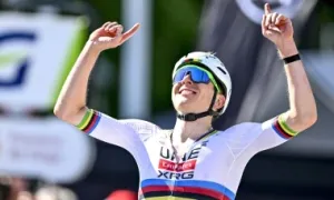 Sự thống trị của 'Messi xe đạp' ở Tour de France 2025