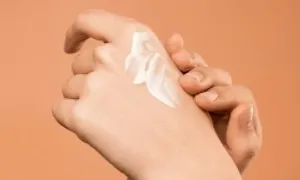 Hai loại kem dưỡng da không đạt chất lượng bị thu hồi Hai loại kem dưỡng da không đạt chất lượng bị thu hồi