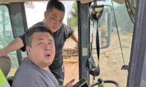 'Người hùng máy múc' trong trận lũ lịch sử Bắc Kinh