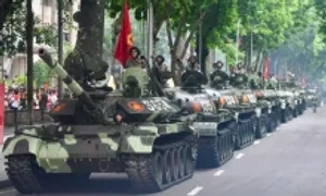 Quân nhân, xe pháo tiến về Ba Đình chuẩn bị sơ duyệt