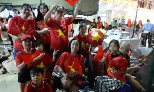 Du khách trắng đêm giữ chỗ chờ xem tổng duyệt diễu binh