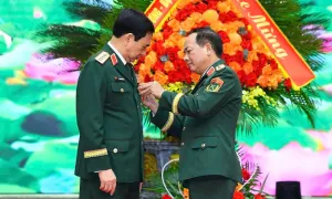 Đại tướng Phan Văn Giang nhận Huân chương Quân công hạng Nhất