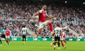 Neville: 'Arsenal có đội hình mạnh nhất Ngoại hạng Anh'