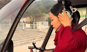 Lái máy bay về quê tránh tắc đường