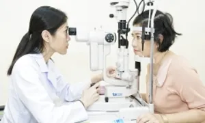 Đục thủy tinh thể sau 20 năm tái cận