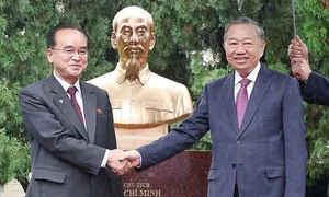 Tổng Bí thư dự lễ khánh thành tượng Chủ tịch Hồ Chí Minh ở Triều Tiên