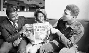 Đấu giá thẻ nghĩa vụ Muhammad Ali phản đối chiến tranh Việt Nam