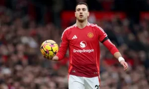 Trào lưu ném biên trỗi dậy ở Ngoại hạng Anh