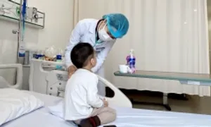 7 bệnh truyền nhiễm dễ lây cho trẻ qua nụ hôn